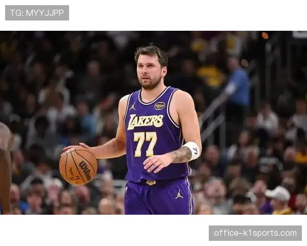 湖人后场双核东契奇里夫斯伤缺，詹姆斯单核带队前景堪忧